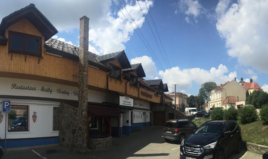 裴森霍尔布酒店 哈拉克维斯 外观 照片